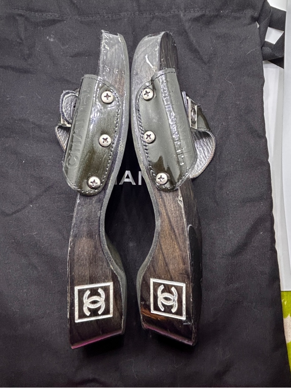 Chanel Wooden Platform Slide Sandals CC Logo Patent Leather Black Size 35 VTG - Picture 2 of 14